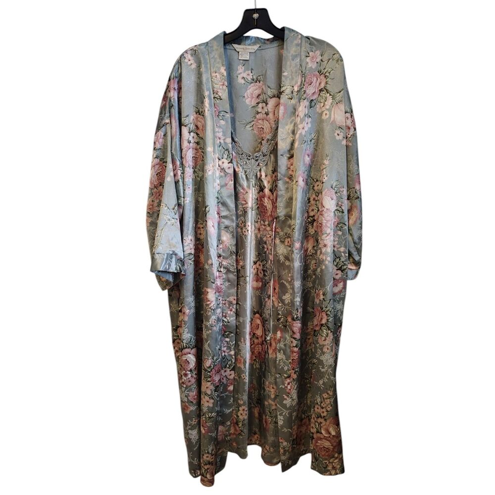 Private Luxuries Silky‎ Satin feel blue floral Kimono and slip
